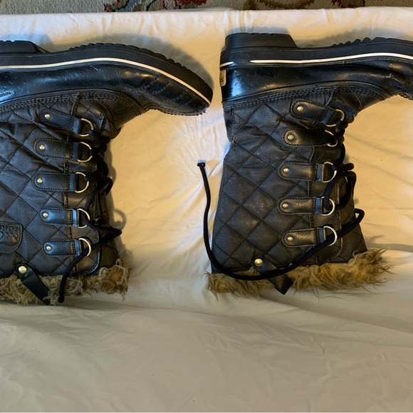 Sorel waterproof boots - Picture 2 of 9